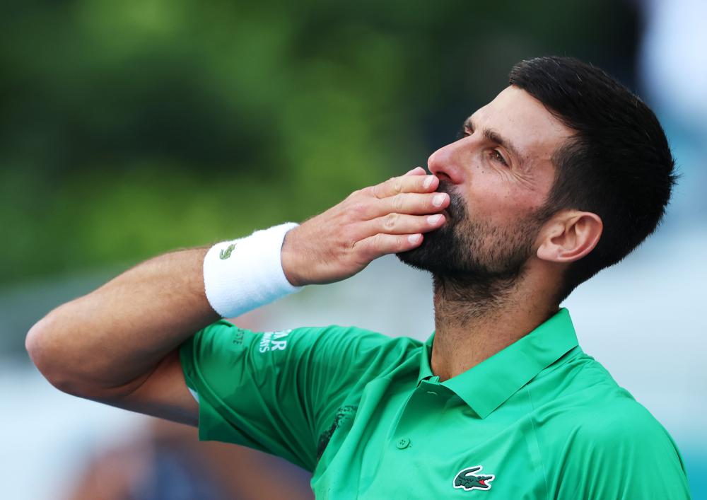 欧联杯1/8决赛:曼联4:1皇家社会,B费帽子戏法闪耀老特拉福德.